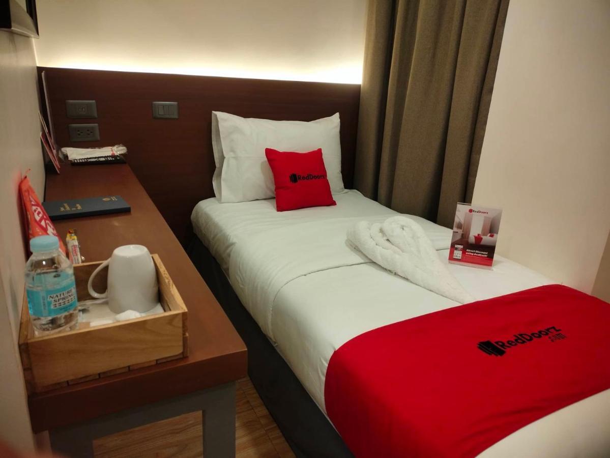 Reddoorz Plus @ Toshiko Boutique Hotel Koronadal City Eksteriør bilde